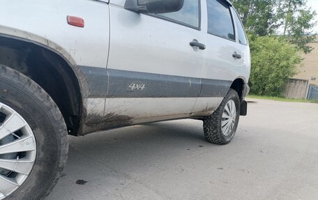 Chevrolet Niva I рестайлинг, 2004 год, 350 000 рублей, 2 фотография