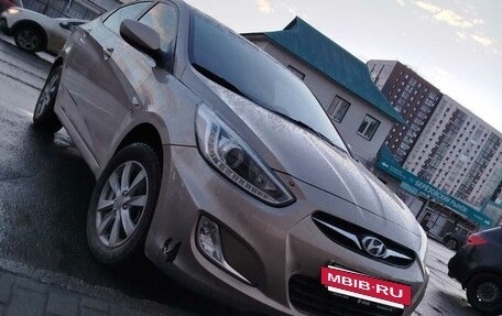 Hyundai Solaris II рестайлинг, 2013 год, 750 000 рублей, 4 фотография