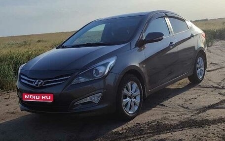 Hyundai Solaris II рестайлинг, 2016 год, 880 000 рублей, 1 фотография
