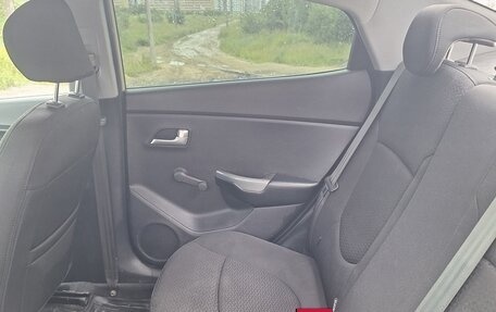 KIA Rio III рестайлинг, 2013 год, 625 000 рублей, 18 фотография