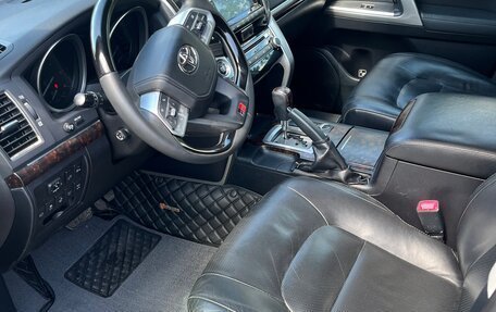 Toyota Land Cruiser 200, 2015 год, 3 300 000 рублей, 9 фотография
