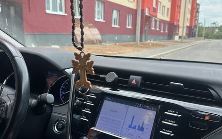 Toyota Camry, 2020 год, 2 800 000 рублей, 6 фотография