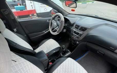 Hyundai Solaris II рестайлинг, 2014 год, 350 000 рублей, 2 фотография