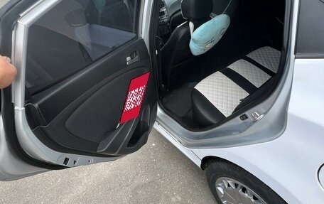 Hyundai Solaris II рестайлинг, 2014 год, 350 000 рублей, 6 фотография