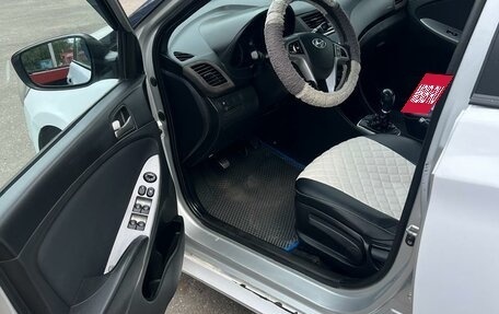 Hyundai Solaris II рестайлинг, 2014 год, 350 000 рублей, 9 фотография