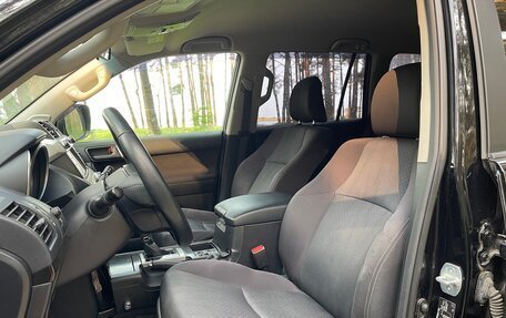 Toyota Land Cruiser Prado 150 рестайлинг 2, 2015 год, 3 880 000 рублей, 14 фотография