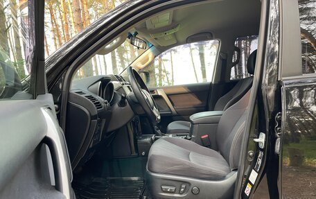 Toyota Land Cruiser Prado 150 рестайлинг 2, 2015 год, 3 880 000 рублей, 13 фотография