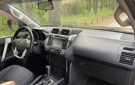Toyota Land Cruiser Prado 150 рестайлинг 2, 2015 год, 3 880 000 рублей, 21 фотография