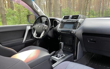 Toyota Land Cruiser Prado 150 рестайлинг 2, 2015 год, 3 880 000 рублей, 22 фотография