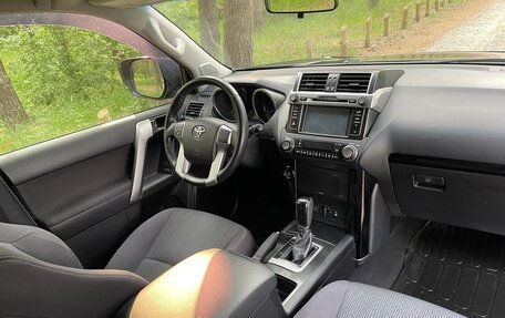 Toyota Land Cruiser Prado 150 рестайлинг 2, 2015 год, 3 880 000 рублей, 23 фотография