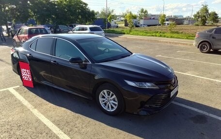 Toyota Camry, 2019 год, 3 900 000 рублей, 10 фотография