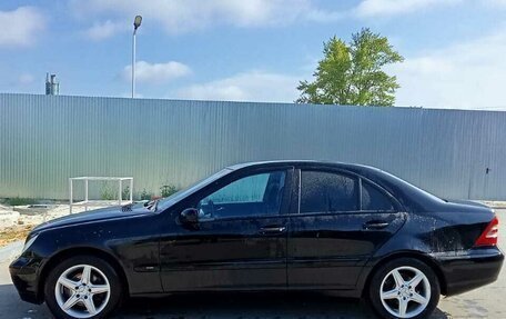 Mercedes-Benz C-Класс, 2003 год, 580 000 рублей, 4 фотография