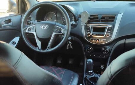 Hyundai Solaris II рестайлинг, 2016 год, 880 000 рублей, 13 фотография