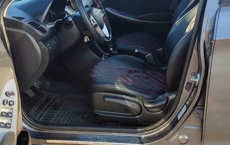 Hyundai Solaris II рестайлинг, 2016 год, 880 000 рублей, 24 фотография