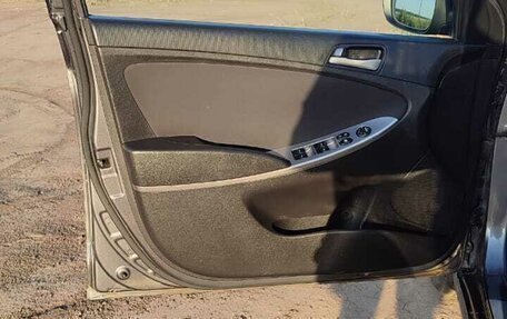 Hyundai Solaris II рестайлинг, 2016 год, 880 000 рублей, 18 фотография