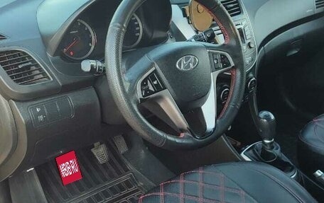 Hyundai Solaris II рестайлинг, 2016 год, 880 000 рублей, 22 фотография