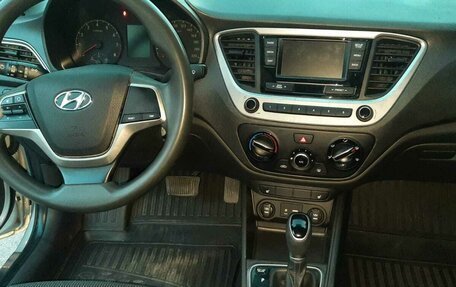 Hyundai Solaris II рестайлинг, 2018 год, 1 050 000 рублей, 9 фотография