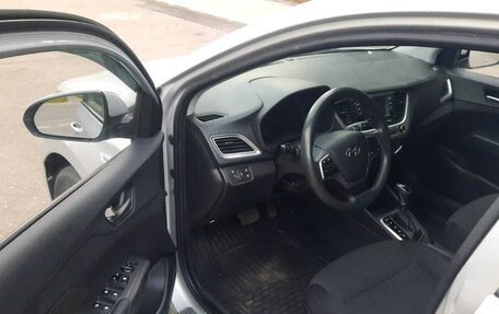 Hyundai Solaris II рестайлинг, 2018 год, 1 050 000 рублей, 10 фотография