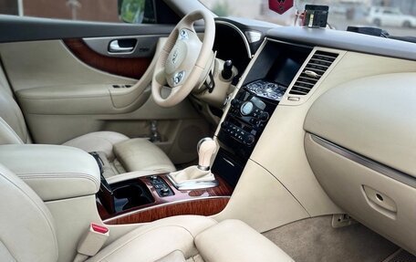 Infiniti FX II, 2011 год, 1 900 000 рублей, 4 фотография