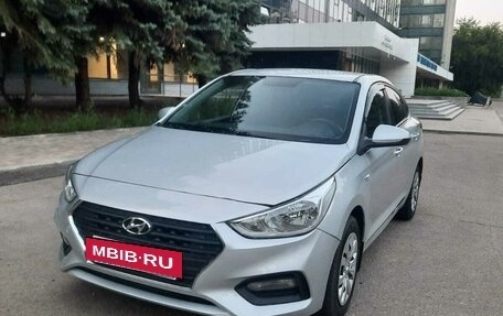 Hyundai Solaris II рестайлинг, 2018 год, 1 050 000 рублей, 13 фотография