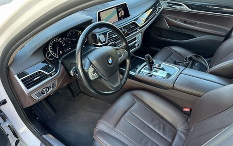 BMW 7 серия, 2018 год, 4 860 000 рублей, 17 фотография