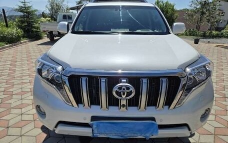 Toyota Land Cruiser Prado 150 рестайлинг 2, 2016 год, 4 100 000 рублей, 14 фотография