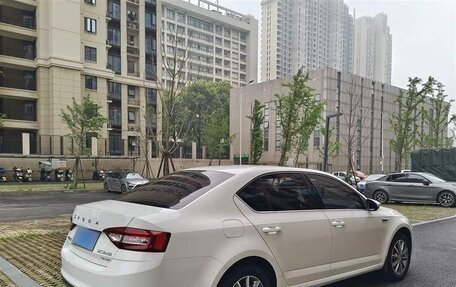 Skoda Octavia, 2021 год, 1 350 000 рублей, 6 фотография