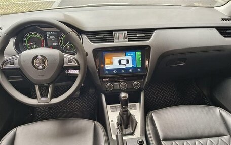 Skoda Octavia, 2021 год, 1 350 000 рублей, 10 фотография