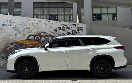 Toyota Highlander, 2022 год, 6 200 275 рублей, 5 фотография