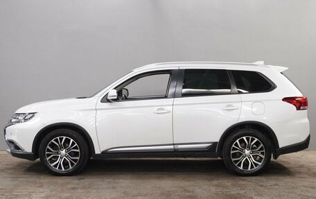 Mitsubishi Outlander III рестайлинг 3, 2018 год, 1 900 000 рублей, 8 фотография