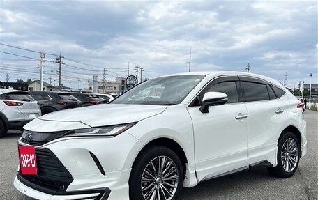 Toyota Harrier, 2021 год, 2 357 000 рублей, 3 фотография