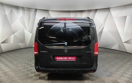 Mercedes-Benz V-Класс, 2017 год, 3 693 000 рублей, 8 фотография
