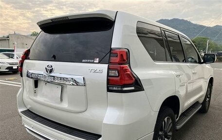 Toyota Land Cruiser Prado 150 рестайлинг 2, 2021 год, 3 313 000 рублей, 4 фотография