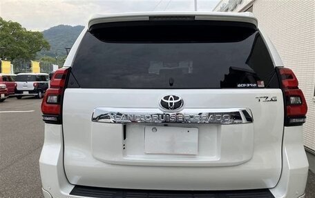 Toyota Land Cruiser Prado 150 рестайлинг 2, 2021 год, 3 313 000 рублей, 5 фотография