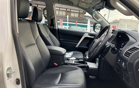 Toyota Land Cruiser Prado 150 рестайлинг 2, 2021 год, 3 313 000 рублей, 16 фотография