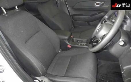 Honda Vezel, 2022 год, 1 530 000 рублей, 7 фотография