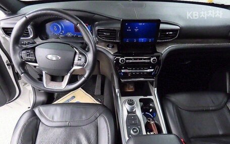 Ford Explorer VI, 2022 год, 3 200 010 рублей, 7 фотография