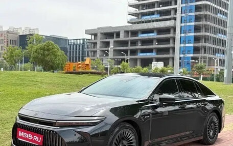 Toyota Crown, 2024 год, 4 400 011 рублей, 2 фотография