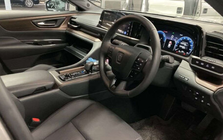 Toyota Crown, 2024 год, 4 680 000 рублей, 13 фотография