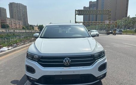 Volkswagen T-Roc I, 2021 год, 1 350 008 рублей, 2 фотография