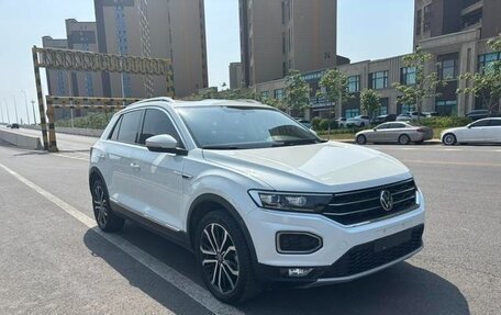 Volkswagen T-Roc I, 2021 год, 1 350 008 рублей, 3 фотография