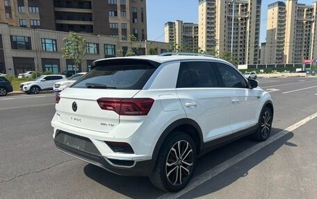 Volkswagen T-Roc I, 2021 год, 1 350 008 рублей, 6 фотография