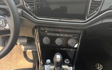 Volkswagen T-Roc I, 2021 год, 1 350 008 рублей, 10 фотография