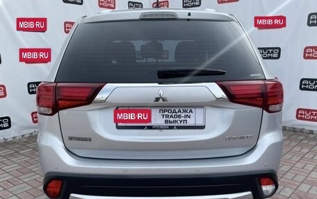 Mitsubishi Outlander III рестайлинг 3, 2016 год, 1 419 999 рублей, 5 фотография
