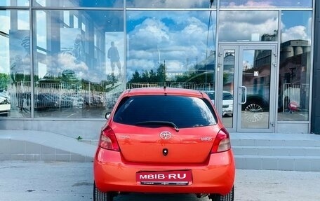 Toyota Yaris III рестайлинг, 2006 год, 550 000 рублей, 4 фотография