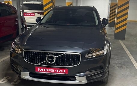 Volvo V90 Cross Country I рестайлинг, 2017 год, 3 000 000 рублей, 1 фотография