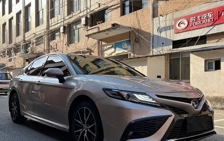 Toyota Camry, 2022 год, 2 300 000 рублей, 2 фотография