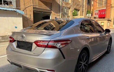 Toyota Camry, 2022 год, 2 300 000 рублей, 4 фотография