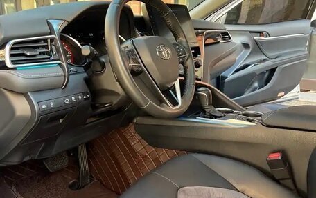 Toyota Camry, 2022 год, 2 300 000 рублей, 7 фотография