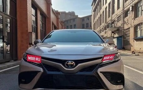 Toyota Camry, 2022 год, 2 300 000 рублей, 3 фотография
